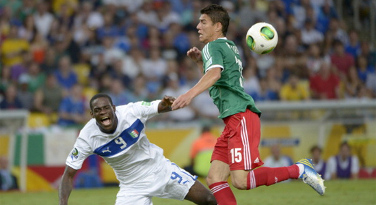 Марио Балотелли и Эктор Эррера, Getty Images