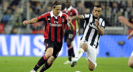 Массимо Амброзини в игре с Ювентусом, Getty Images