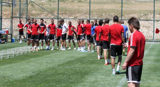 Металлург З на новый круг? фото fcmetalurg.com