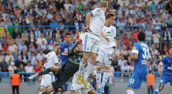 Адаменко (№24) в игре, фото fcdynamo.kiev.ua