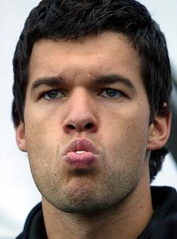 Мишка задумался на счет своего перехода, rp-online.de