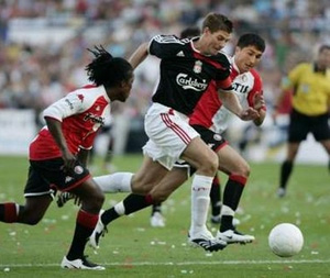 Стиви Джи против 