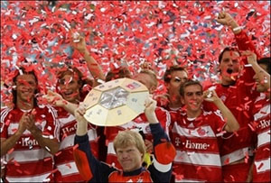 Очевидно, не последний трофей в этом сезоне. AFP