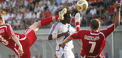 Бедный, бедный Папе :) fcdynamo.kiev.ua