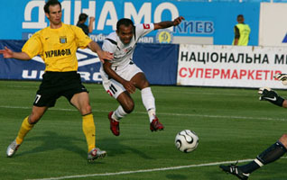 Жоземар забивает 