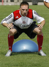 Что это он делает?!