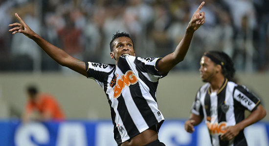 Лучший бомбардир Жо и лучший ассистент Роналдиньо, Getty Images