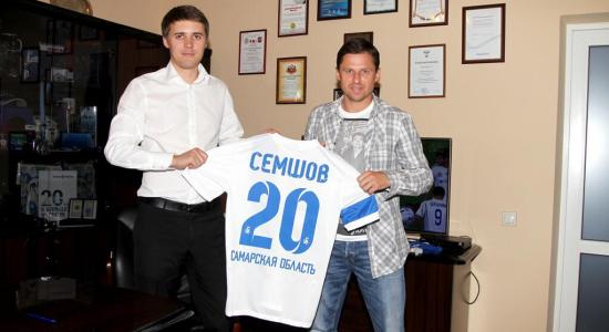 Игорь Семшов в новом клубе, фото из твиттера Крыльев Советов