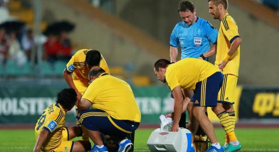 Травма Торреса в Луганске, фото ФК Металлист