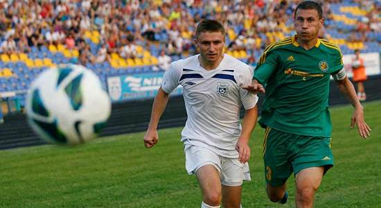 Забег за мячом Сергийчука и Визавера, niknews.mk.ua