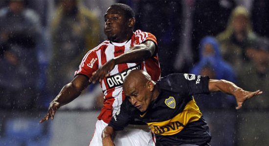 Дюван Сапата (слева), skysports.com