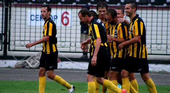 Нафтовик взял три очка, фото fcnaftovyk.com.ua