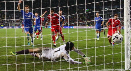 Хави Мартинес забивает Чеху на последних секундах, Getty Images