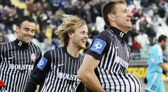 Дмитрий Хомченовский (в центре), фото Football.ua