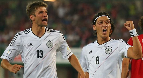 Томас Мюллер и Месут Езил, goal.com