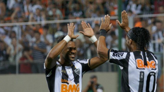 Фернандиньо и Роналдиньо, фото Gazeta Press