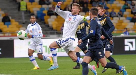 Ярмоленко в атаке, фото И.Хохлова, Football.ua