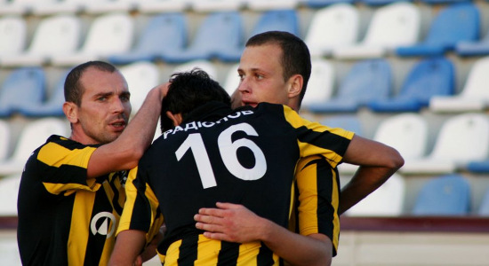 Нефтяник взял три очка в Сумах. Фото fcnaftovyk.com.ua