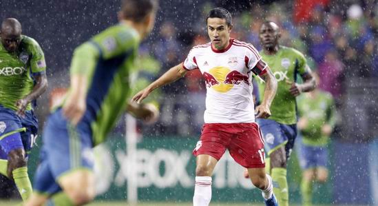 Ред Булл удерживает лидерство, mlssoccer.com