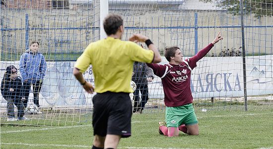 Цюцюра сотоварищи громят макеевчан, fcskala.com.ua