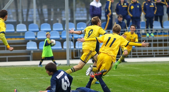 Игорь Козинец (Металлист, № 9) забивает на второй добавленной минуте, metalist.ua