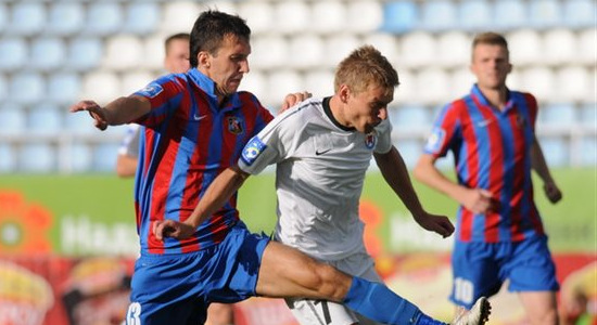 Сергей Шевчук в матче против Арсенала. Фото Football.ua