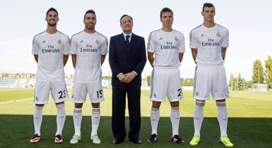 Флорентино Перес с новобранцами. Фото Getty Images