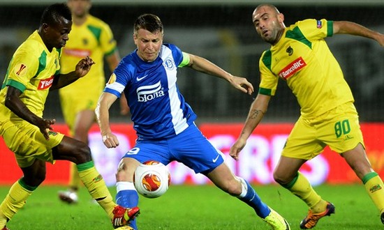 Руслан Ротань в окружении соперников, Getty Images