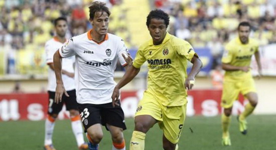 Каналес в борьбе с Дос Сантосом, фото superdeporte.es