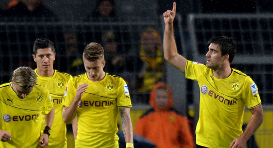 Папастатопулос празднует гол, Getty Images