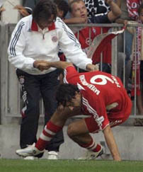 Тони после мяча в ворота 