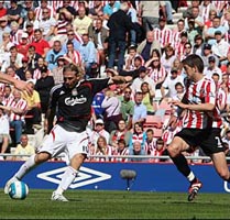 Андрей забивает второй мяч, bbc.co.uk