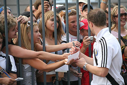 Если бы не ограждение... фото оф. сайта 