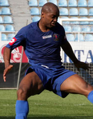 Поль Эссола, фото arsenal-kiev.com.u