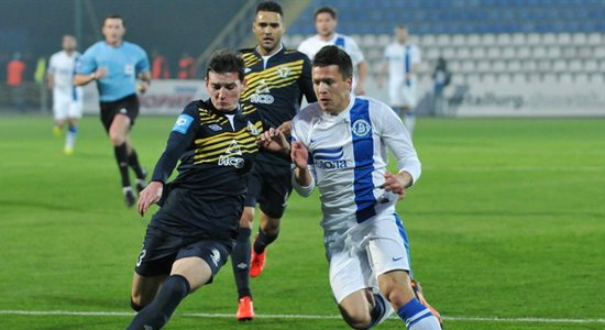 Насонов против Коноплянки, фото Михаила Масловского, Football.ua