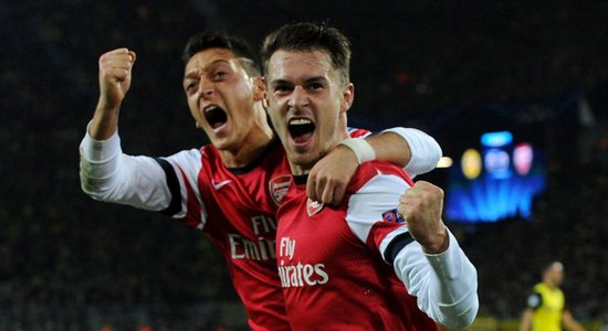 Аарон Рэмси и Месут Езил. Sky Sports