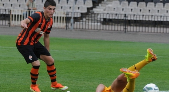 Артур Миранян забивает Черноморцу, фото chernomorets.odessa.ua