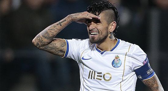 Лучо Гонсалес, A Bola