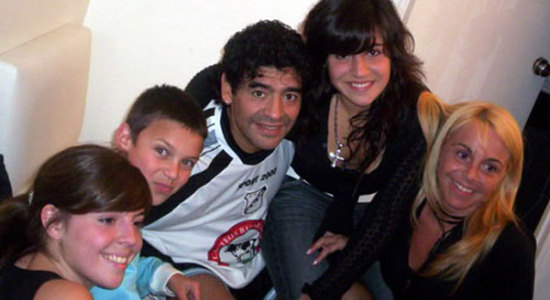 Марадона в футболке Олл Бойз, lanacion.com.ar