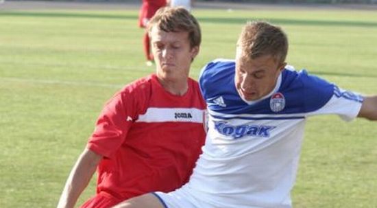 Дацюк (в белом) – герой матча. фото fcslavutich.ck.ua