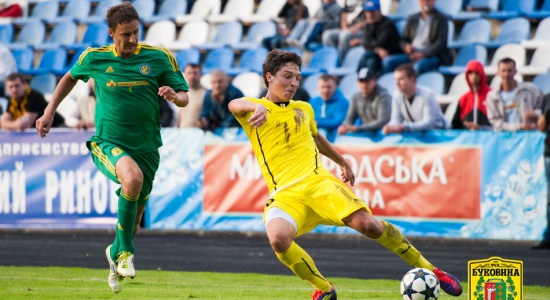 Михаил Ковалев (слева), fcbukovyna.com