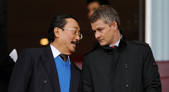 Солскьяер с владельцем Кардиффа Винсентом Таном на Эмирейтс, Sky Sports