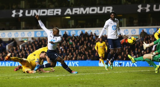 Дефо забивает гол, Getty Images