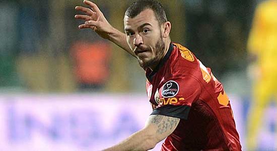 Йекта Куртулуш, milliyet.com.tr 