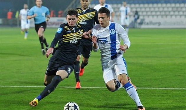 Насонов против Коноплянки, фото М.Масловского, Football.ua