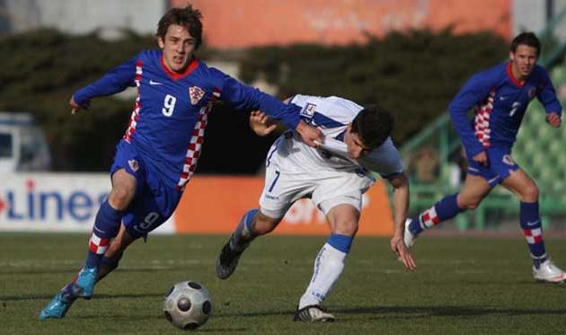 Иван Яков Джони (слева), uefa.com