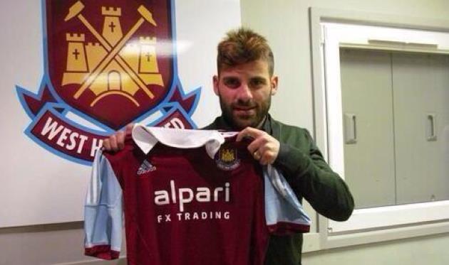 Антонио Ночерино со своей новой футболкой