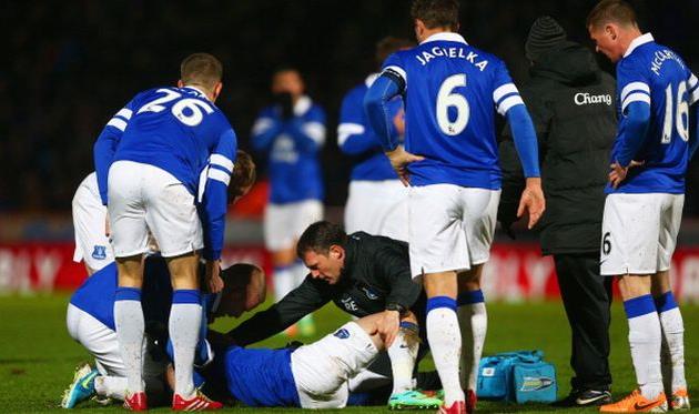 Врач оказывает помощь Брайану Овьедо, фото Getty Images