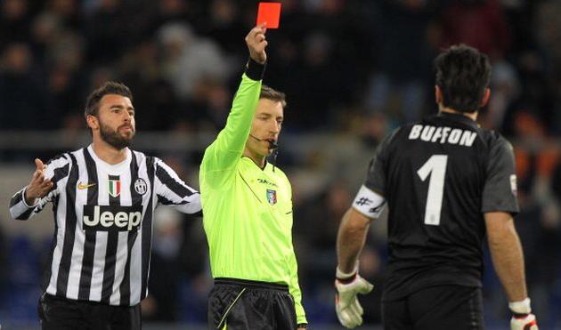 Давиде Масса удаляет Буффона, фото Getty Images