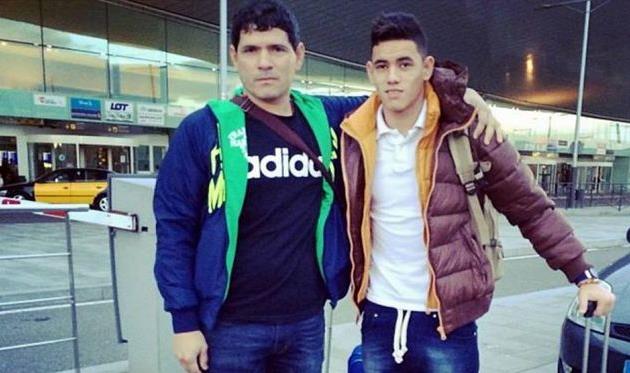 Антонио Санабрия (справа) со своим отцом, фото corrieredellosport.it